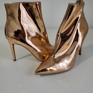 Wild Diva Metallic Rose Gold Ankle Boots Size 6.5